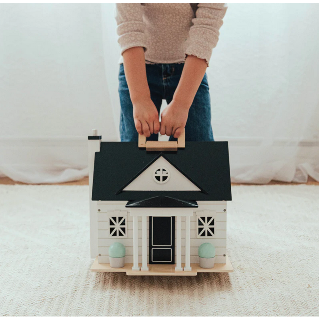 WONDER & WISE HOME SWEET HOME DOLLHOUSE