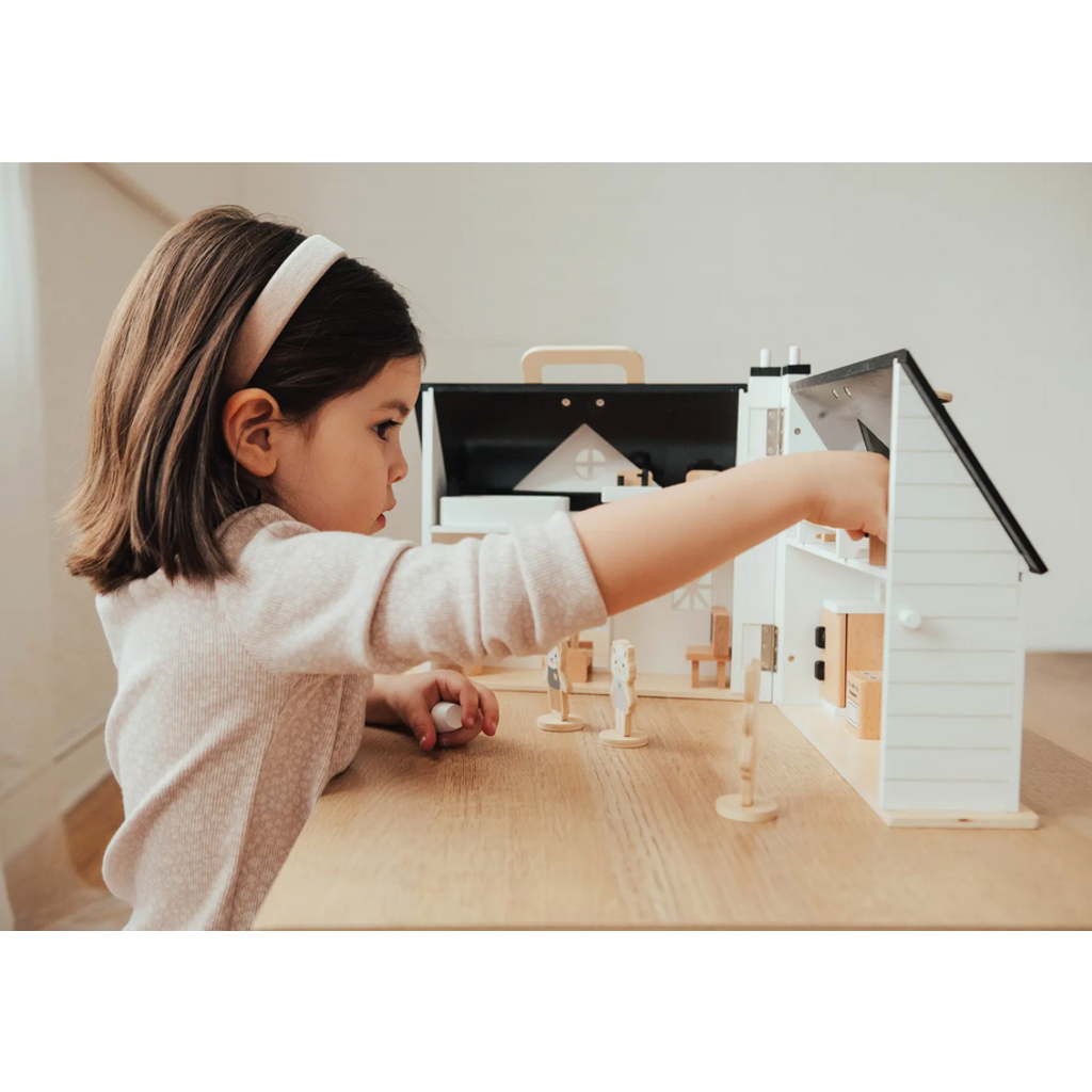 WONDER & WISE HOME SWEET HOME DOLLHOUSE