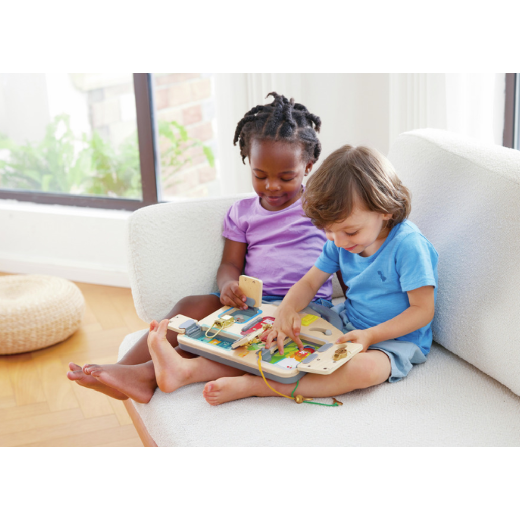 HAPE LOCK & LEARN PLAYBOARD