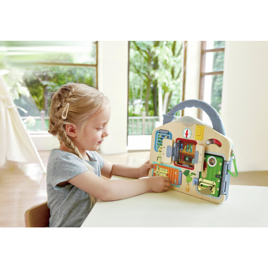 HAPE LOCK & LEARN PLAYBOARD