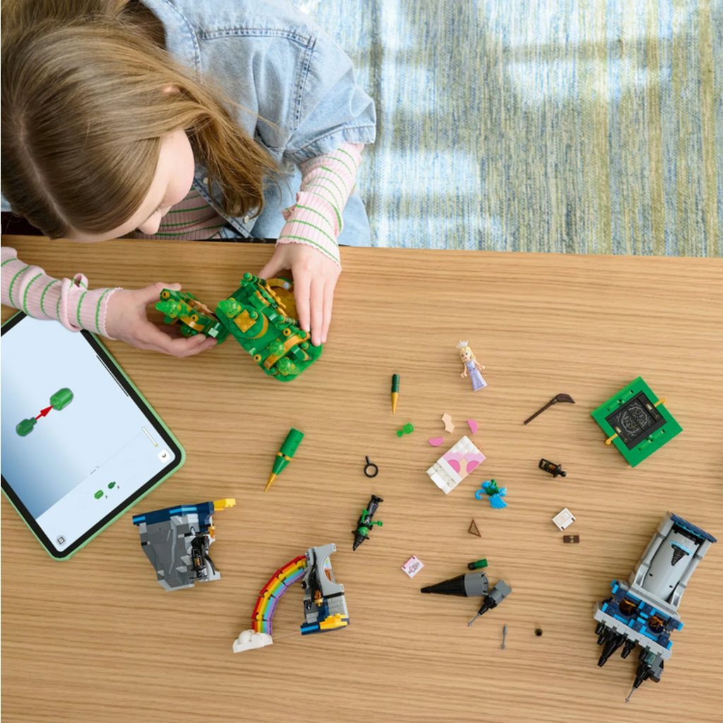 LEGO EMERALD CITY & KIAMO KO CASTLE