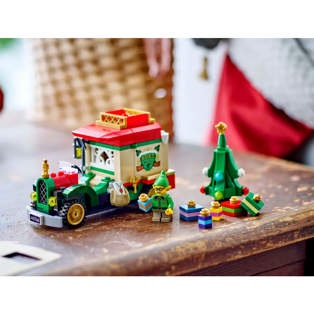 LEGO SANTA'S DELIVERY TRUCK