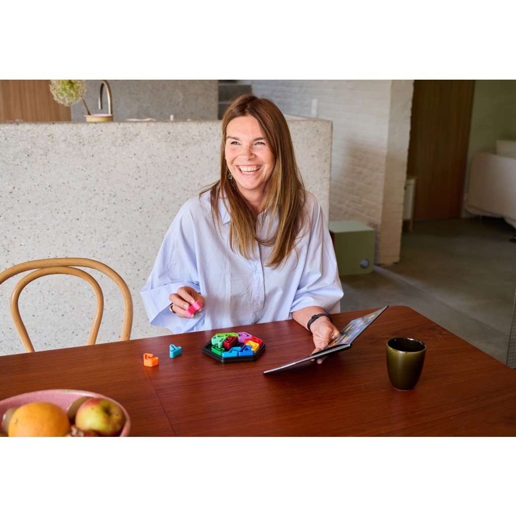 SMART TOYS AND GAMES IQ DELUXE HEXAGON