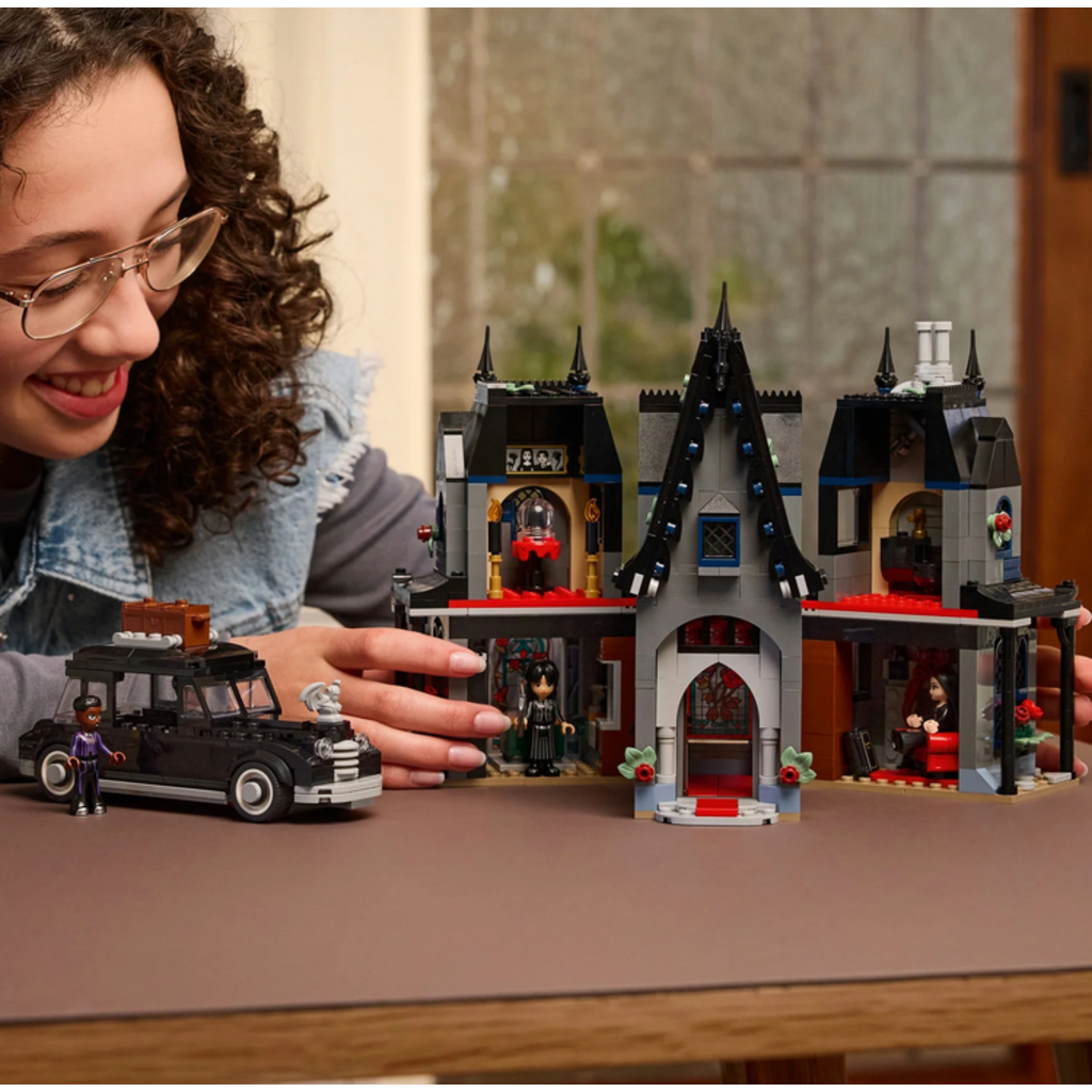 LEGO MORTICIA'S COTTAGE