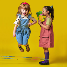 KIKKERLAND FROG JUMPSIES! FRENCH SKIPPING