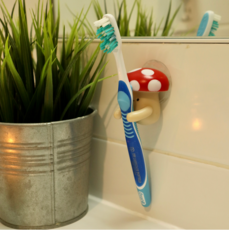 KIKKERLAND TOOTHBRUSH HOLDER