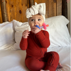 ITZY RITZY TEENSY TUBES TEETHER PINK RAINBOW