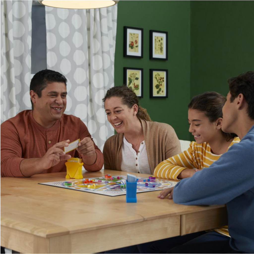 HASBRO TRIVIAL PURSUIT FAMILY EDITION