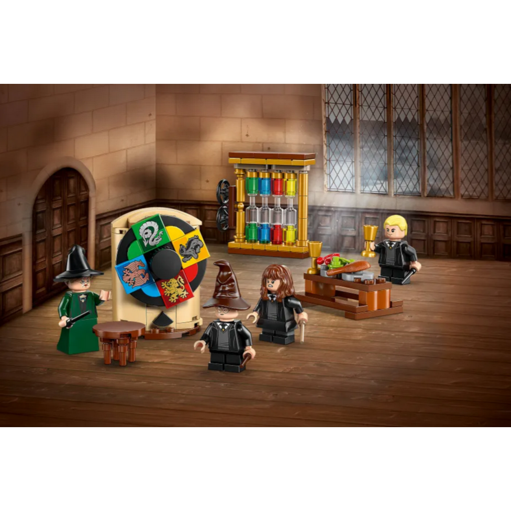 LEGO HOGWARTS CASTLE: SORTING HAT CEREMONY