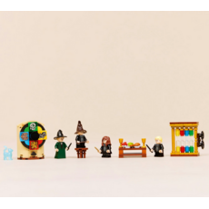 LEGO HOGWARTS CASTLE: SORTING HAT CEREMONY