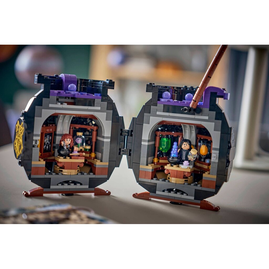 LEGO CAULDRON: SECRET POTIONS CLASSROOM