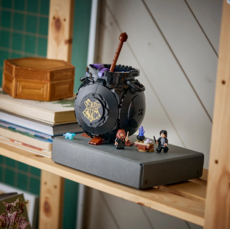 LEGO CAULDRON: SECRET POTIONS CLASSROOM