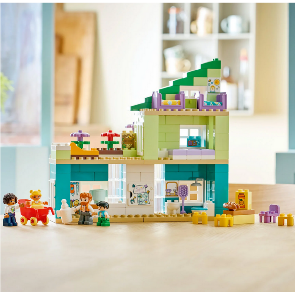 LEGO 3 in 1 MODERN FAMILY HOUSE WITH FIGURES