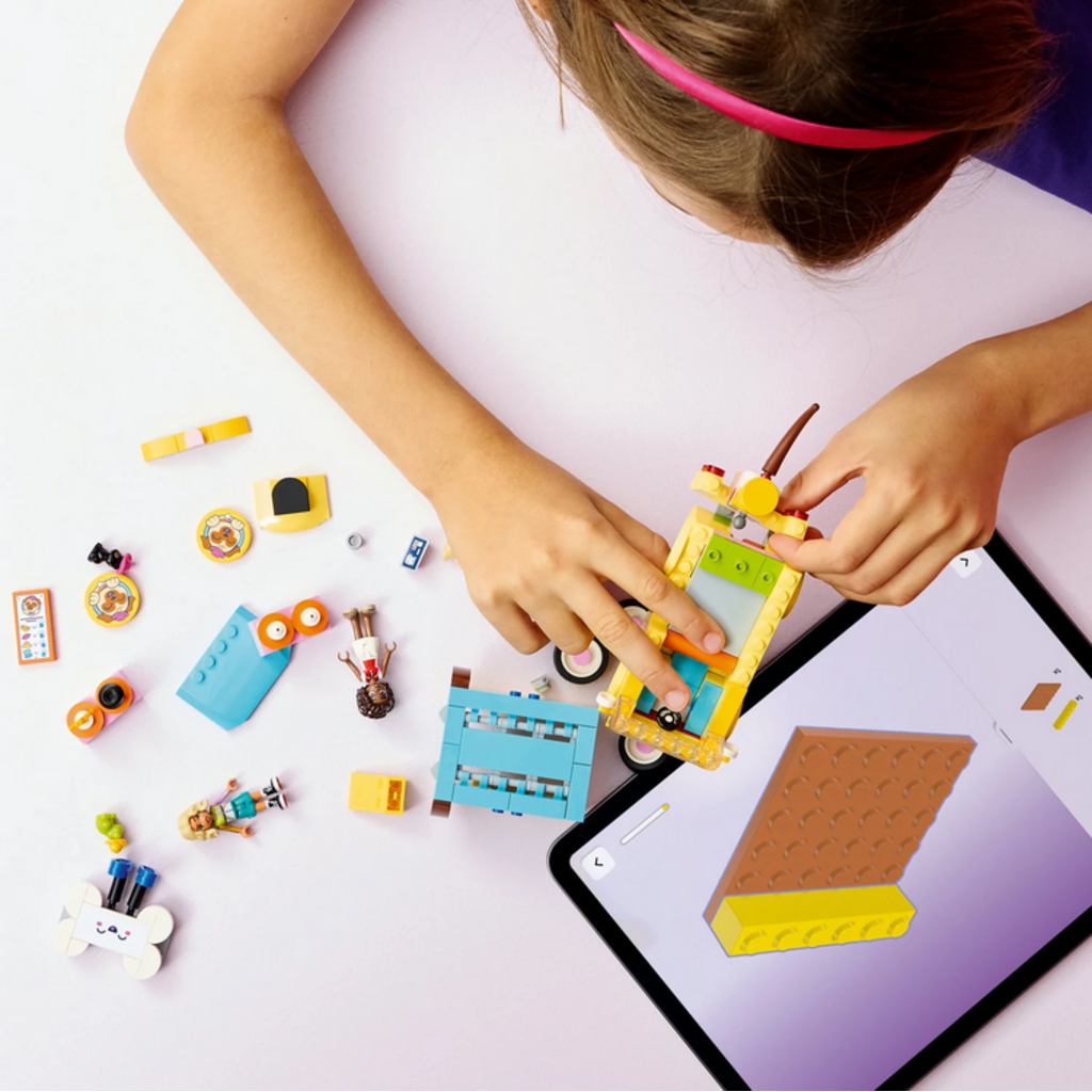 LEGO PET ACCESSORIES VAN