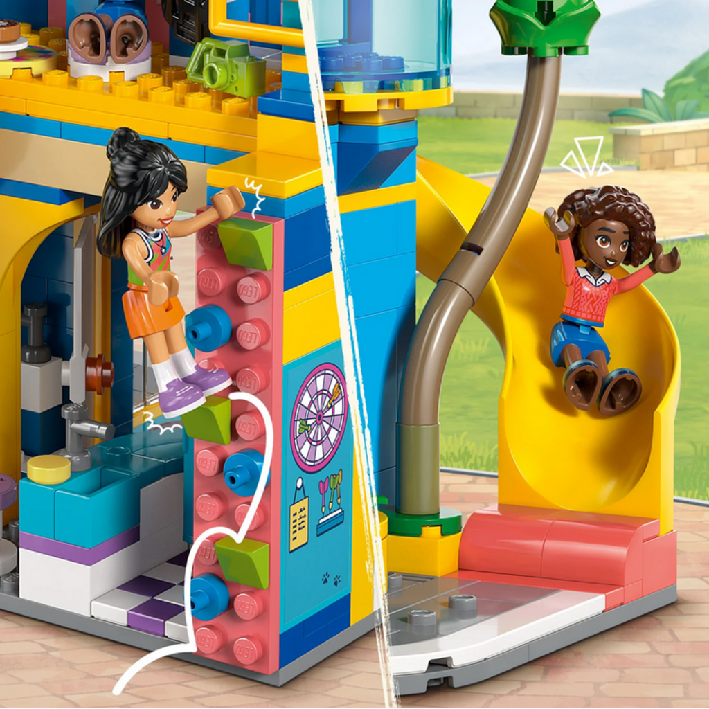 LEGO HEARTLAKE CITY FRIENDS CLUB HOUSE