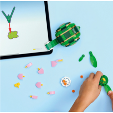 LEGO TURTLE WITH A WATER LILY FLOWER