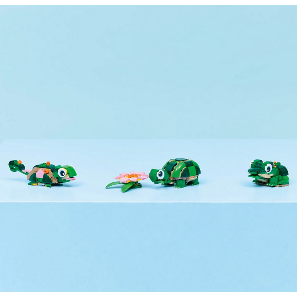 LEGO TURTLE WITH A WATER LILY FLOWER