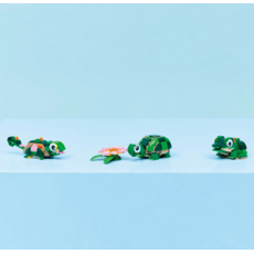 LEGO TURTLE WITH A WATER LILY FLOWER