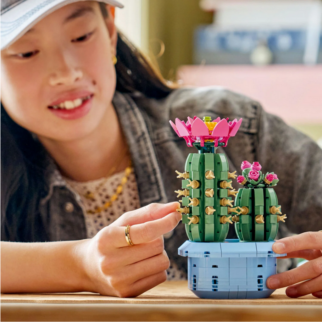 LEGO FLOWERING CACTUS