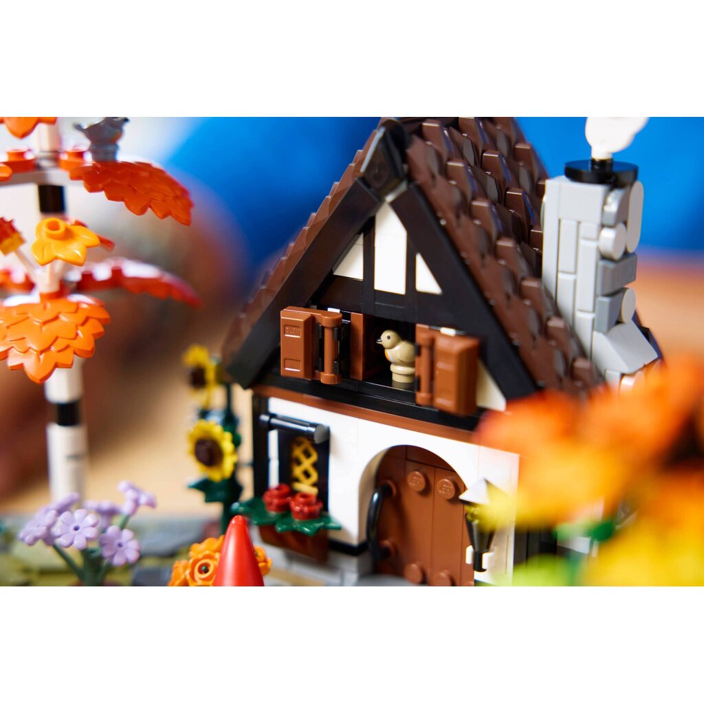 LEGO AUTUMN COTTAGE GARDEN