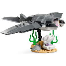 LEGO FIERCE SHARK WITH A TREASURE CHEST
