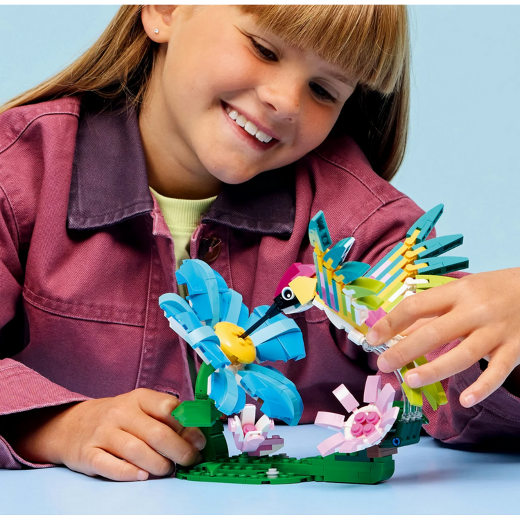 LEGO WILD ANIMALS: COLORFUL HUMMINGBIRD