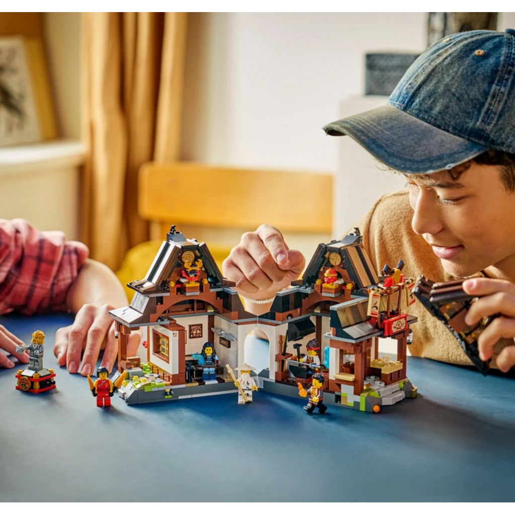 LEGO FOUR WEAPONS BLACKSMITH 15TH ANNIVERSARY