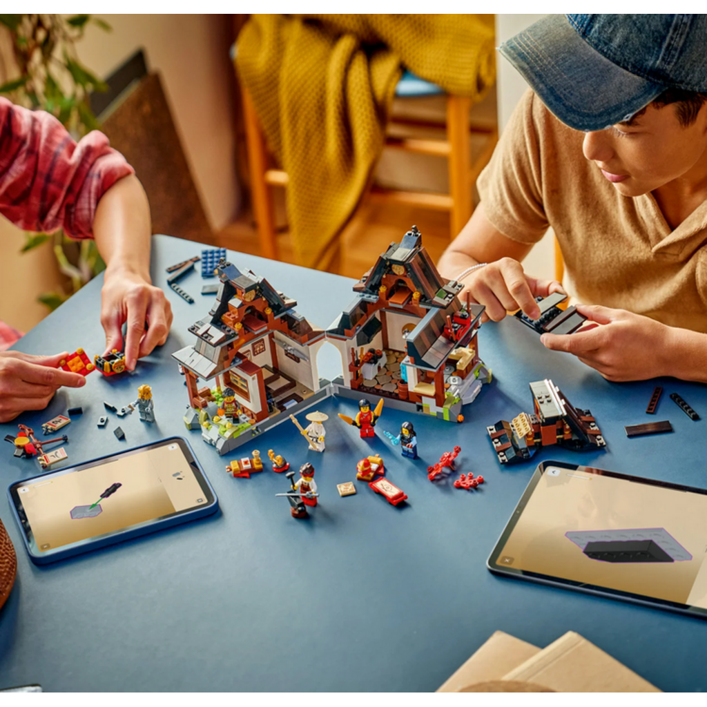 LEGO FOUR WEAPONS BLACKSMITH 15TH ANNIVERSARY