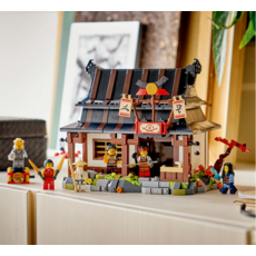 LEGO FOUR WEAPONS BLACKSMITH 15TH ANNIVERSARY