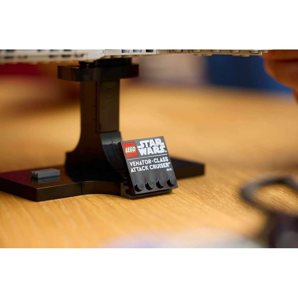 LEGO VENATOR-CLASS ATTACK CRUISER