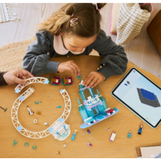 LEGO ELSA'S ICE CASTLE & SNOW RIDE ADVENTURE