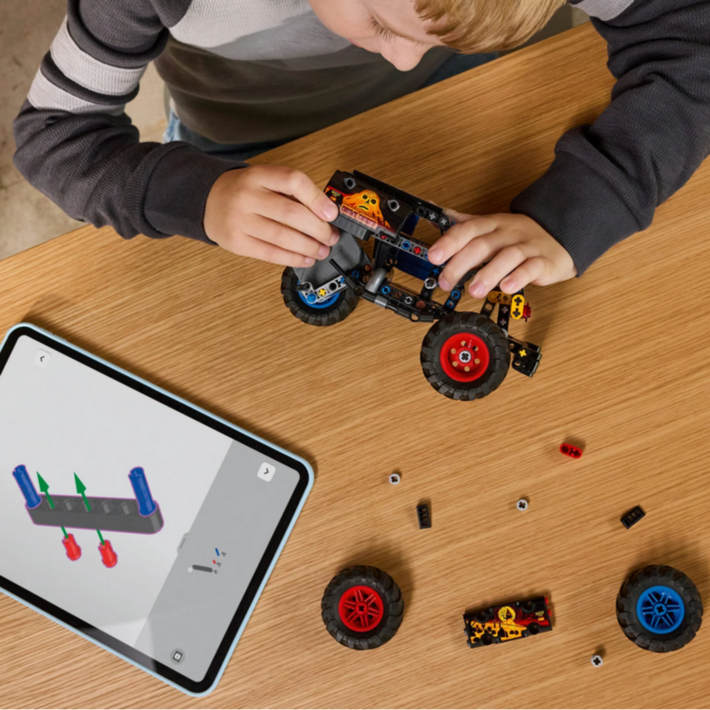 LEGO MONSTER JAM GRAVE DIGGER FIRE AND ICE