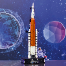 LEGO NASA ARTEMIS SPACE LAUNCH SYSTEM ROCKET