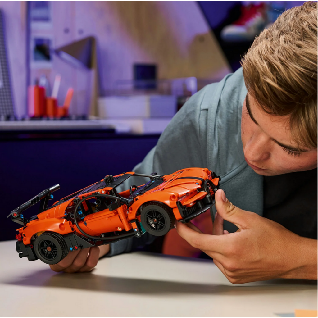 LEGO BUGATTI CHIRON PUR SPORT HYPERCAR