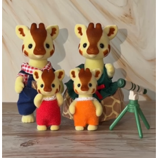 CALICO CRITTERS HIGHBRANCH GIRAFFE FAMILY CALICO CRITTERS