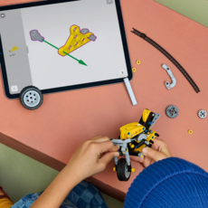 LEGO YELLOW MOTORCYCLE