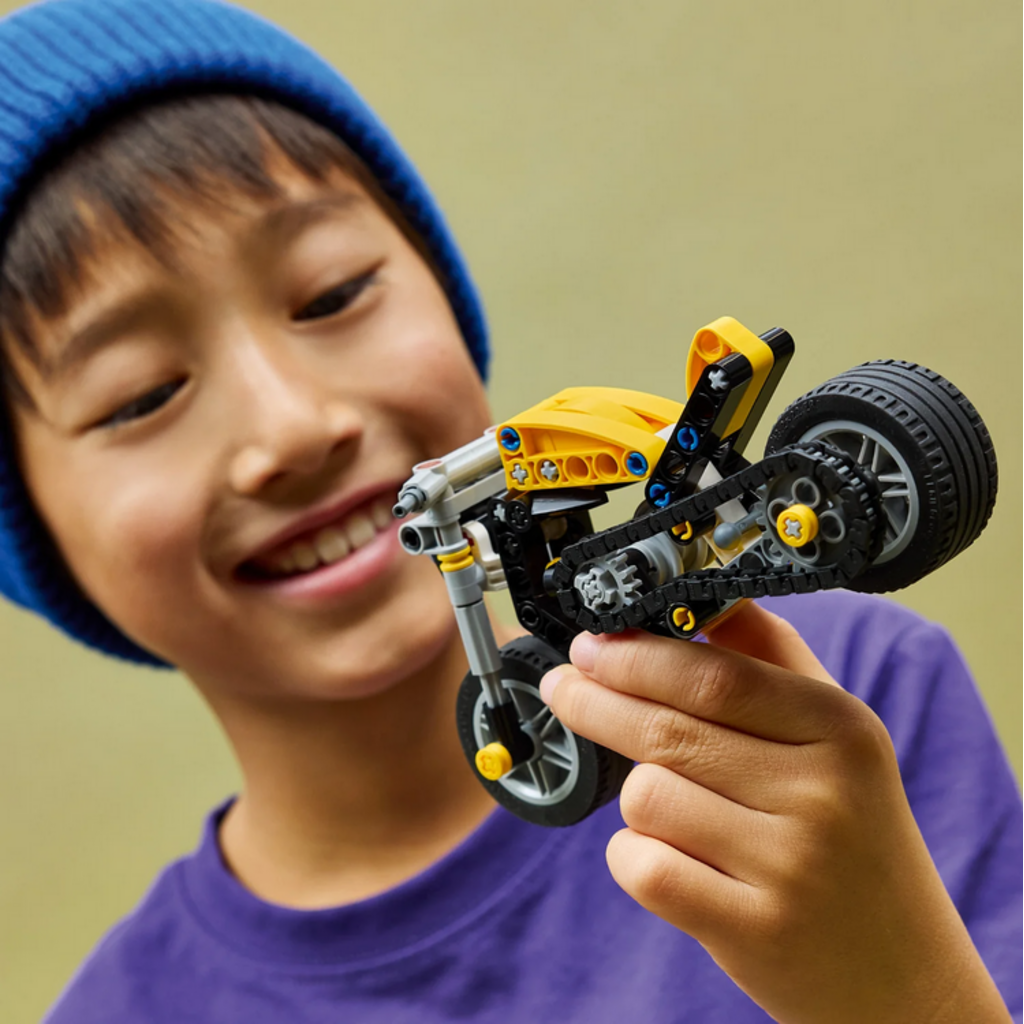 LEGO YELLOW MOTORCYCLE