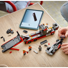 F1 DISPLAY TRUCK WITH AUDI F1 RACE CAR