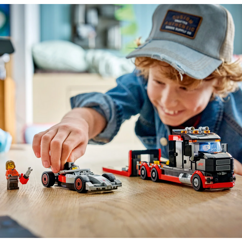 LEGO F1 DISPLAY TRUCK WITH AUDI F1 RACE CAR