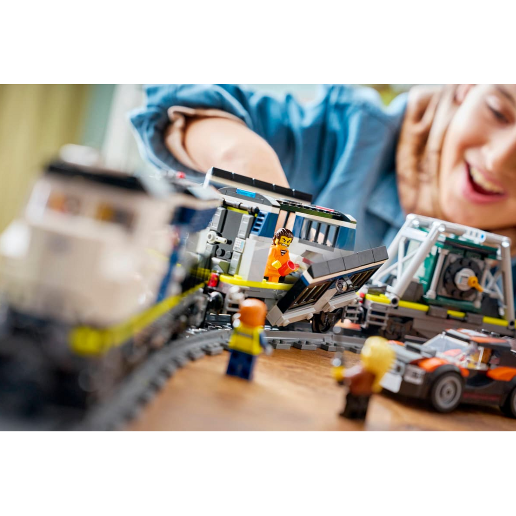 LEGO POLICE TRAIN HEIST