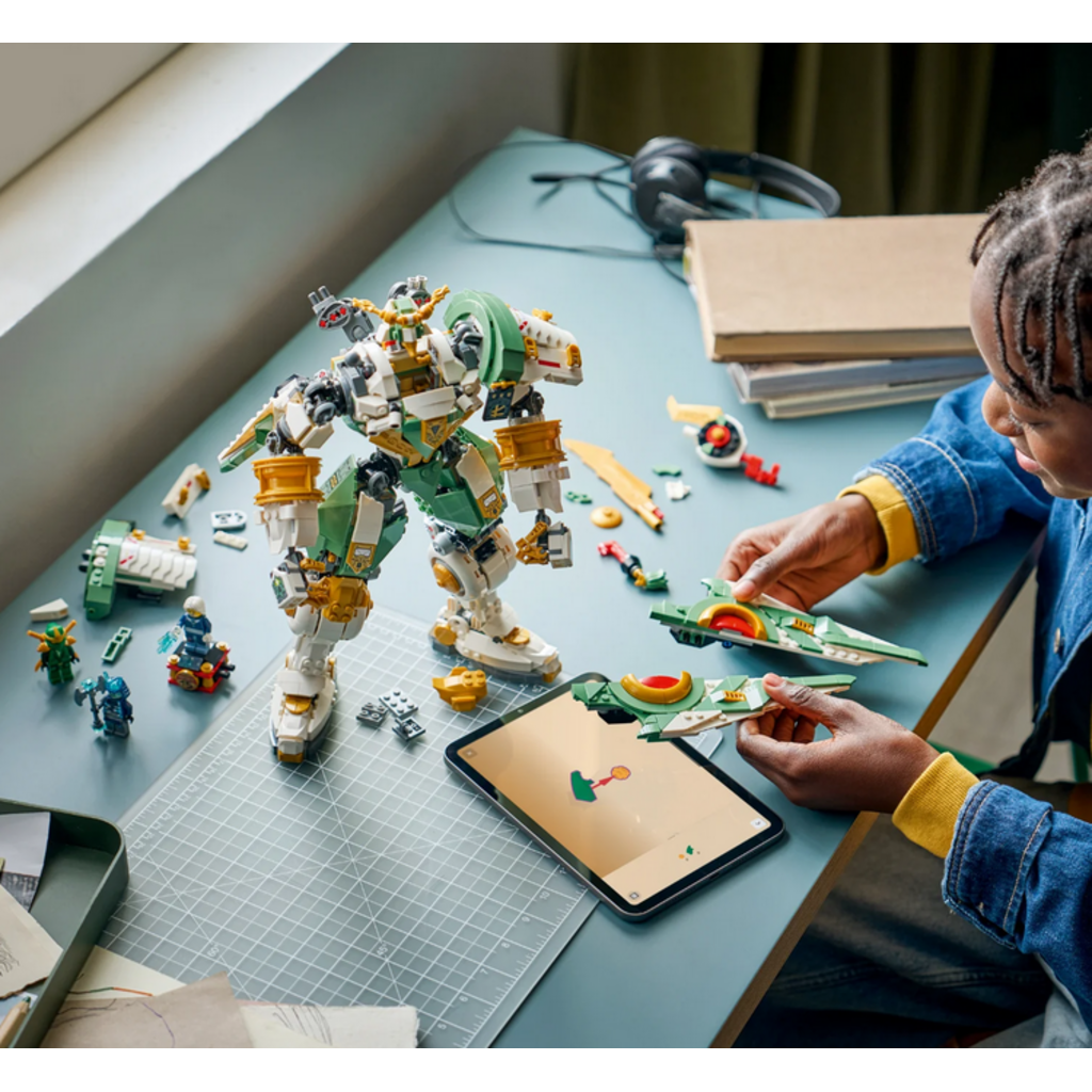 LEGO LLOYD'S TITAN MECH 15TH ANNIVERSARY