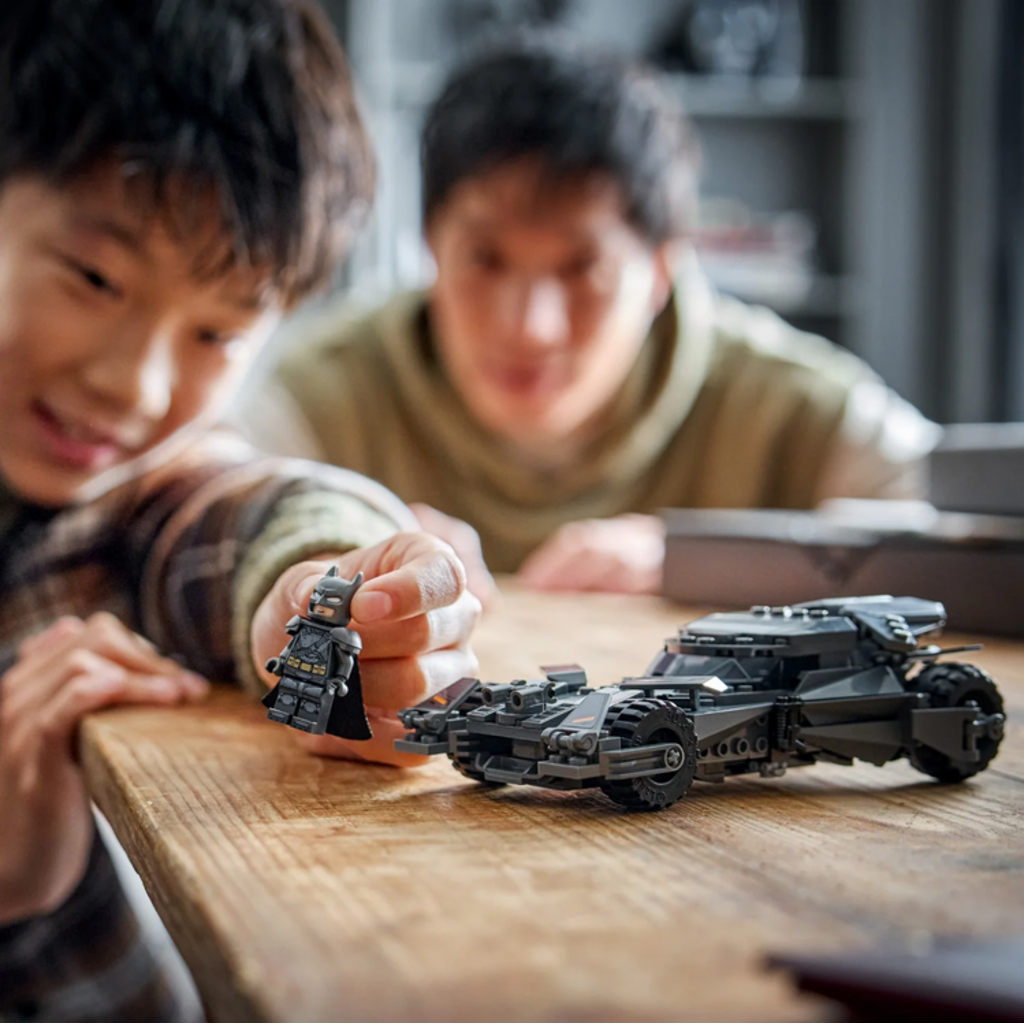 BATMAN V SUPERMAN BATMOBILE