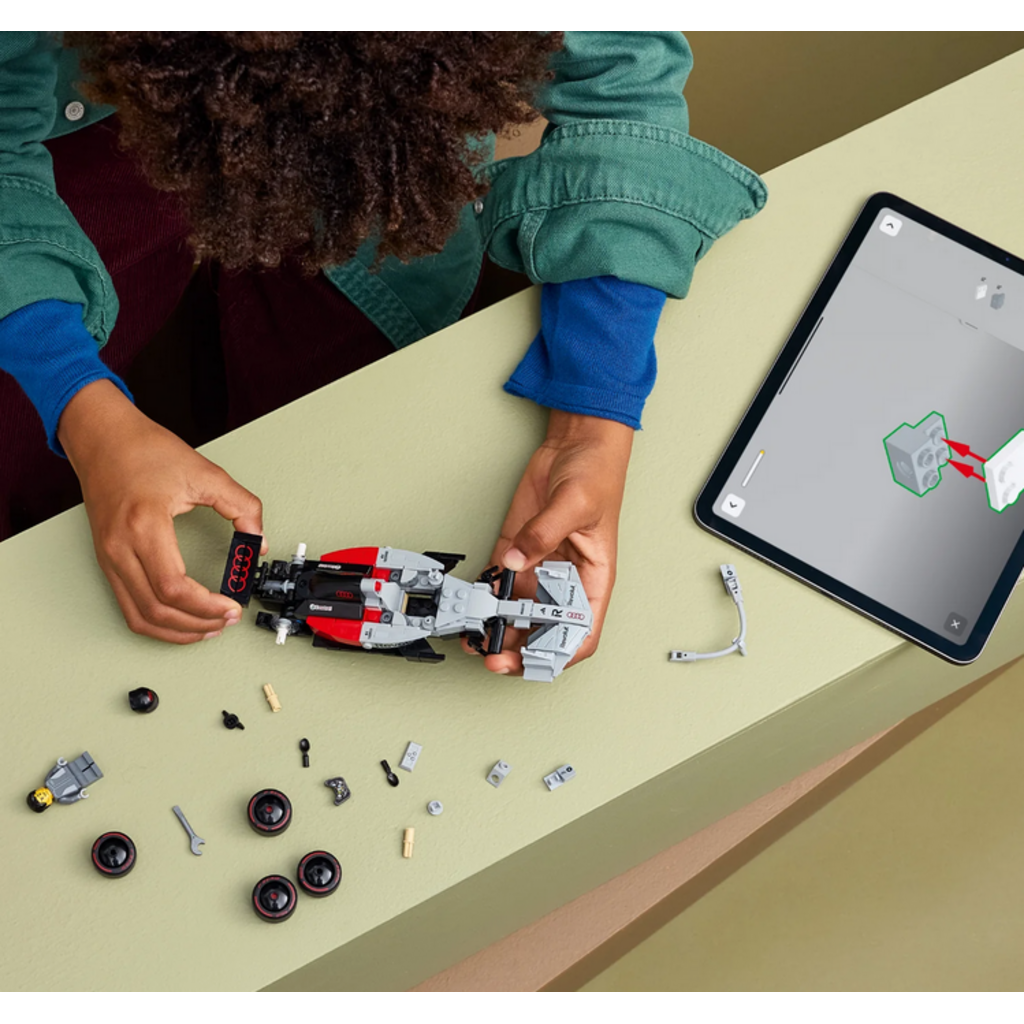 LEGO AUDI REVOLUT F1 TEAM R26 RACE CAR
