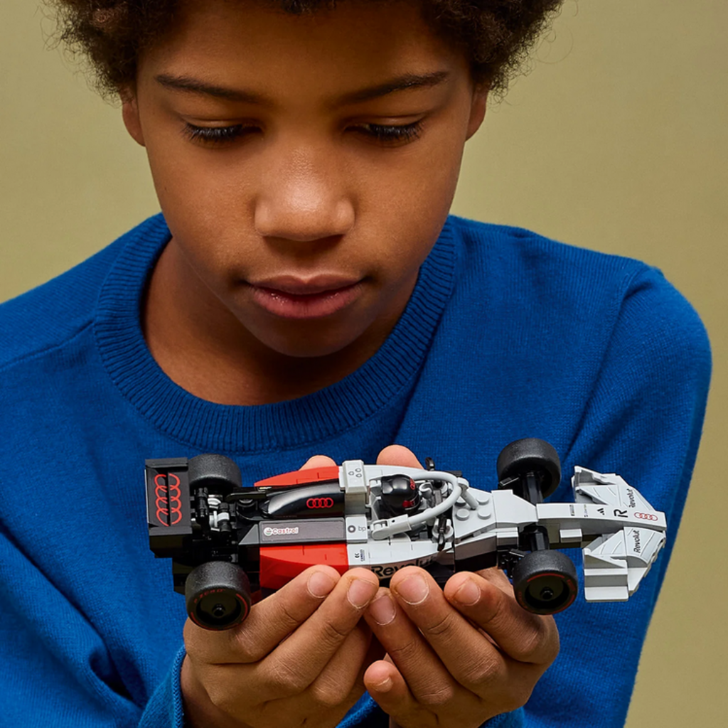 LEGO AUDI REVOLUT F1 TEAM R26 RACE CAR