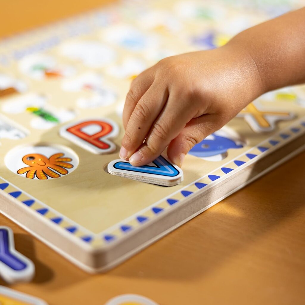 MELISSA AND DOUG ALPHABET SOUND PUZZLE