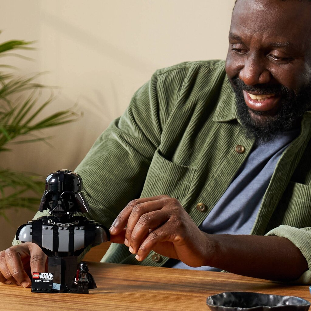 LEGO DARTH VADER BUST