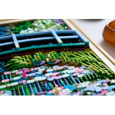 LEGO CLAUDE MONET BRIDGE OVER A POND OF WATER LILIES
