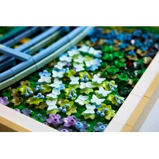 LEGO CLAUDE MONET BRIDGE OVER A POND OF WATER LILIES