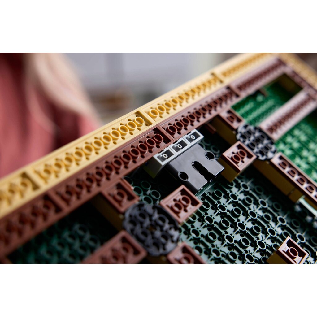 LEGO CLAUDE MONET BRIDGE OVER A POND OF WATER LILIES