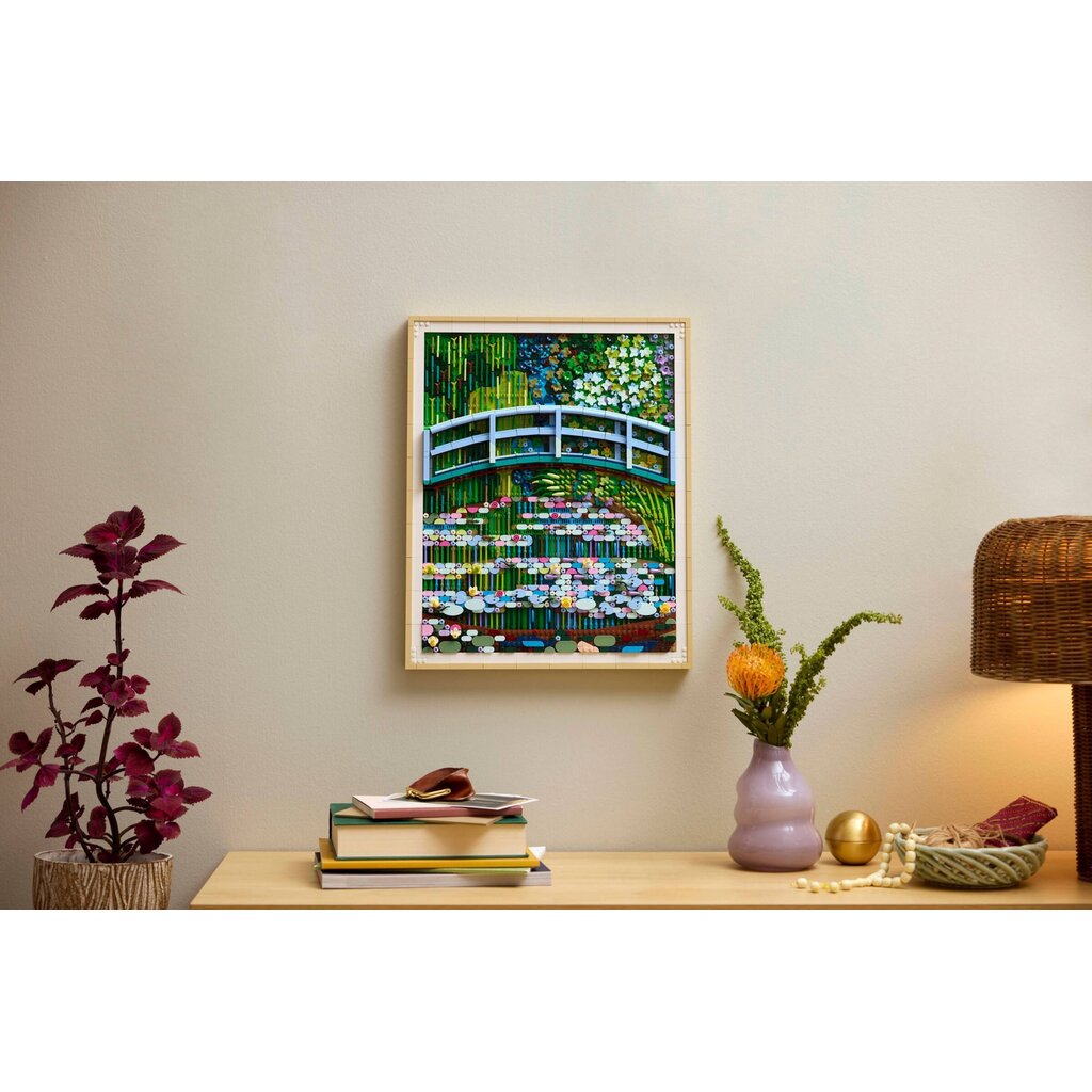 LEGO CLAUDE MONET BRIDGE OVER A POND OF WATER LILIES